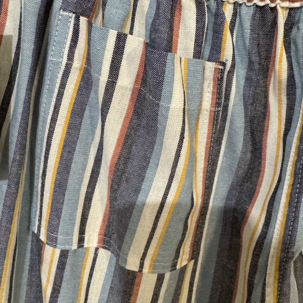 Chic Striped Women's Pants. Size XL. - Picture 6 of 6